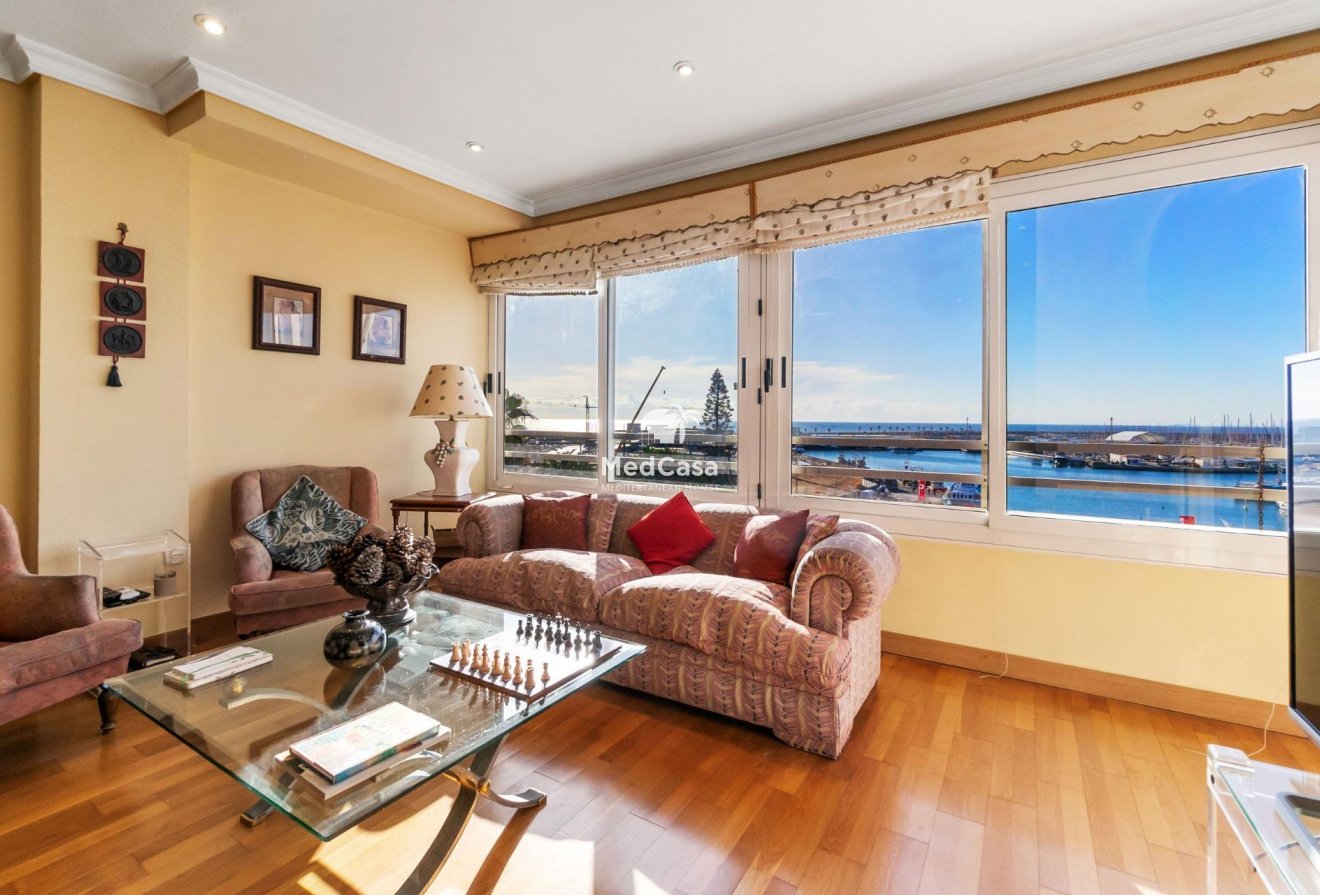 Segunda mano - Apartamento -
Torrevieja - Centro - Muelle Pesquero