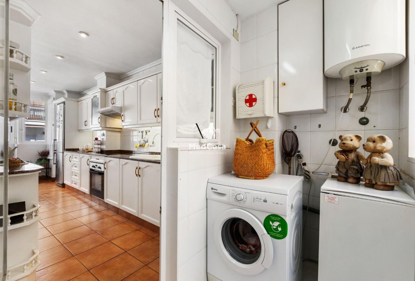 Segunda mano - Apartamento -
Torrevieja - Centro - Muelle Pesquero