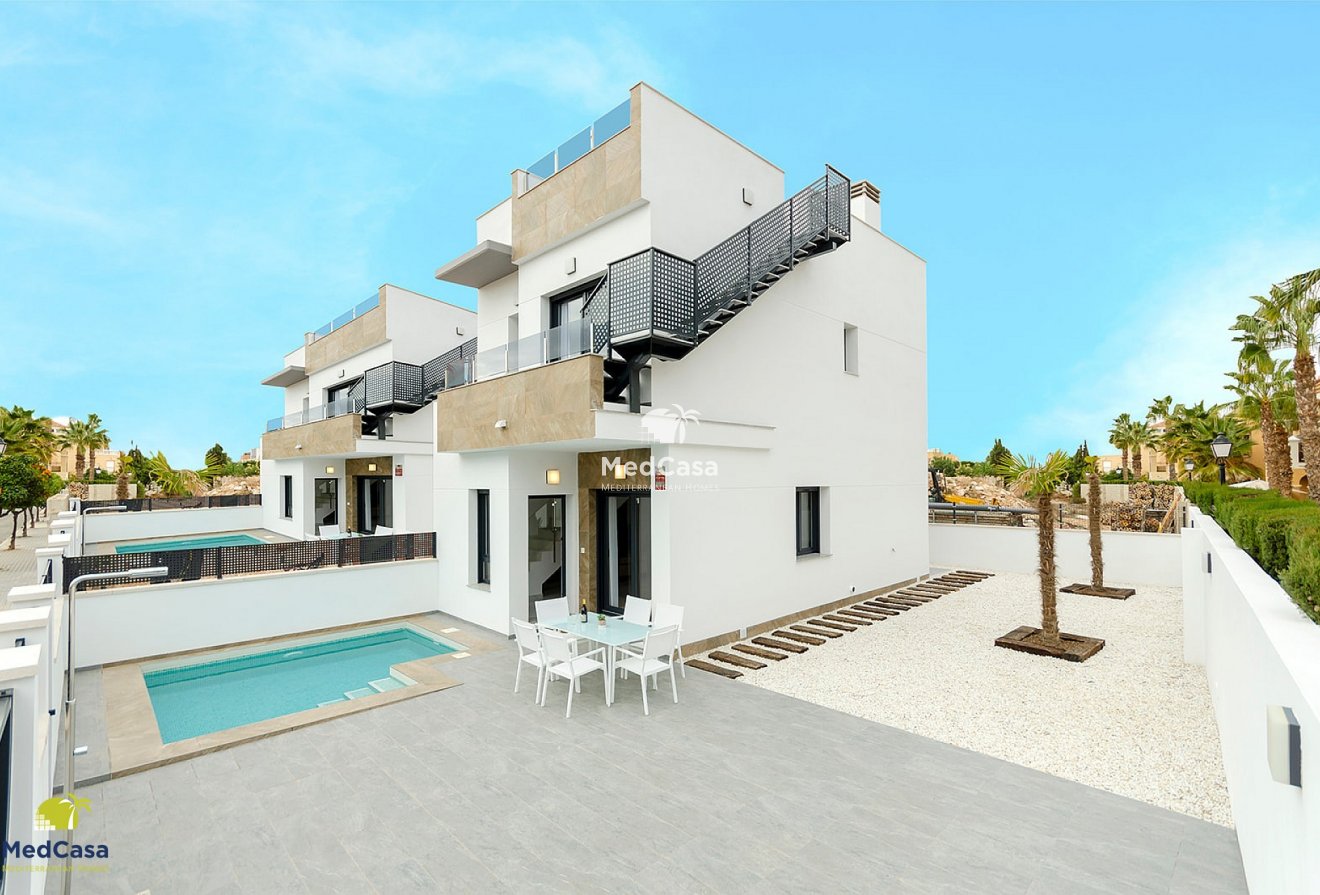 Obra nueva - Villa -
Torrevieja