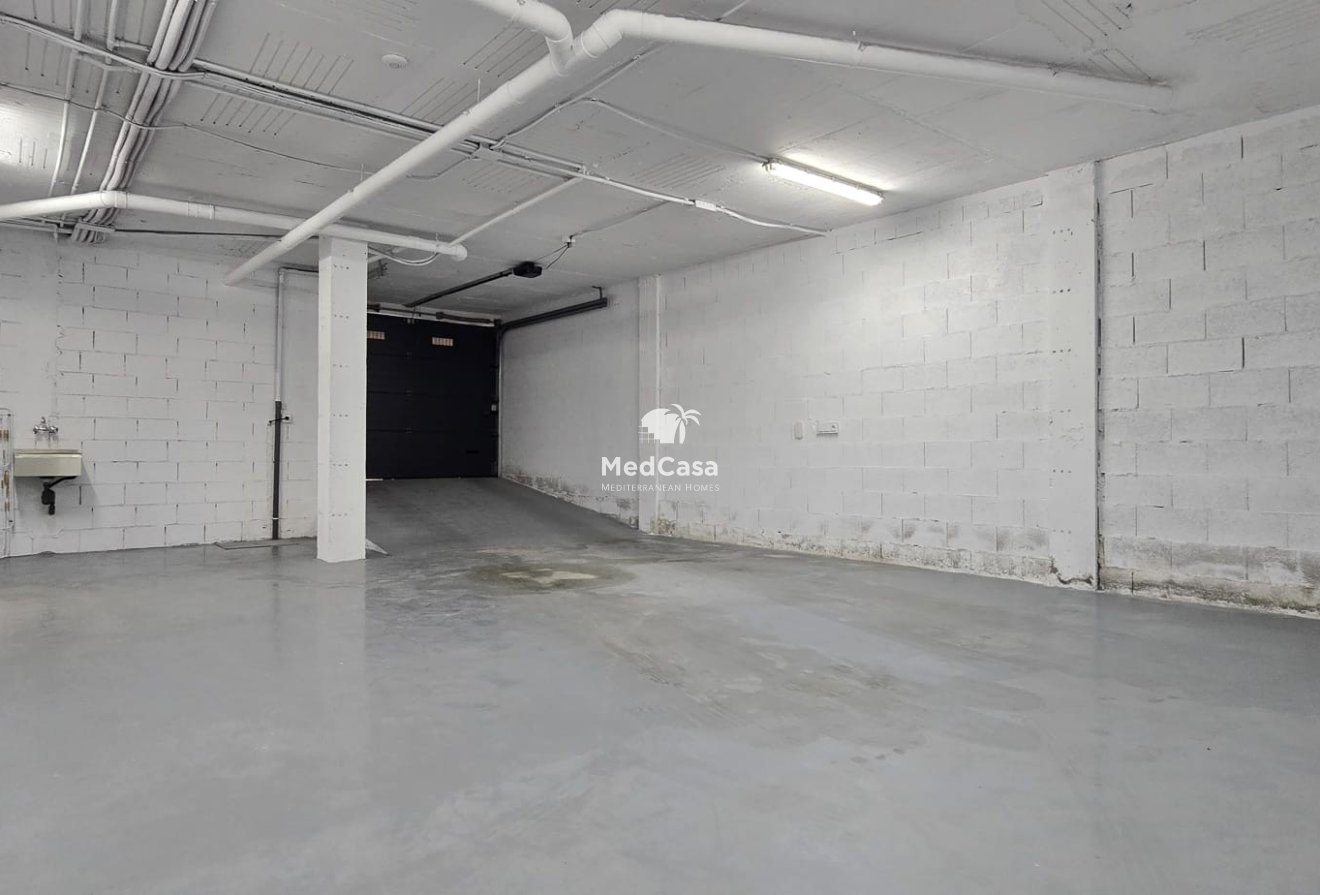 Resale - Semi detached  -
Dolores
