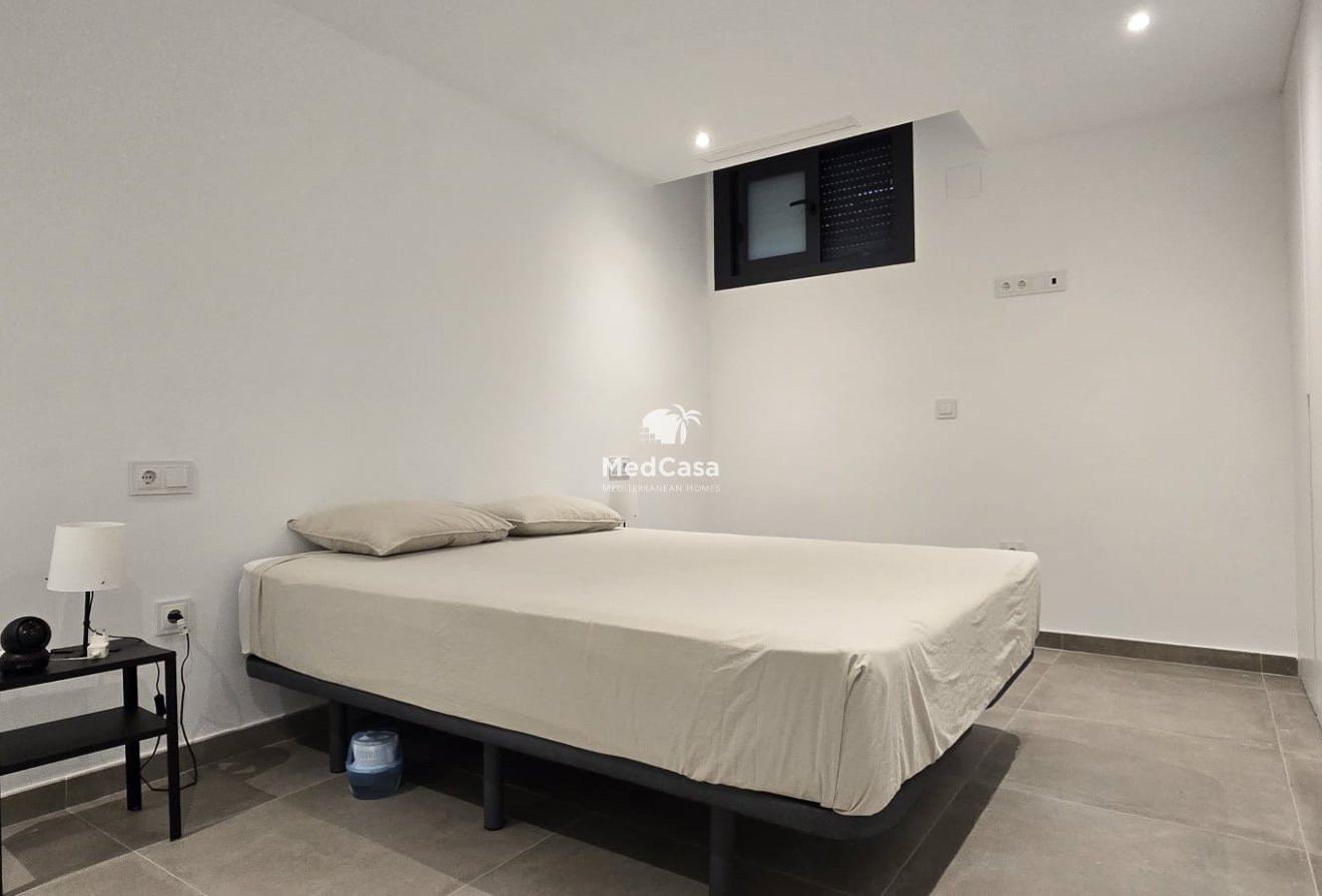 Resale - Semi detached  -
Dolores