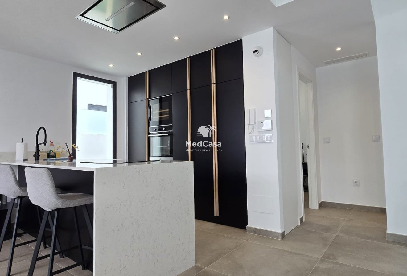 Resale - Semi detached  -
Dolores