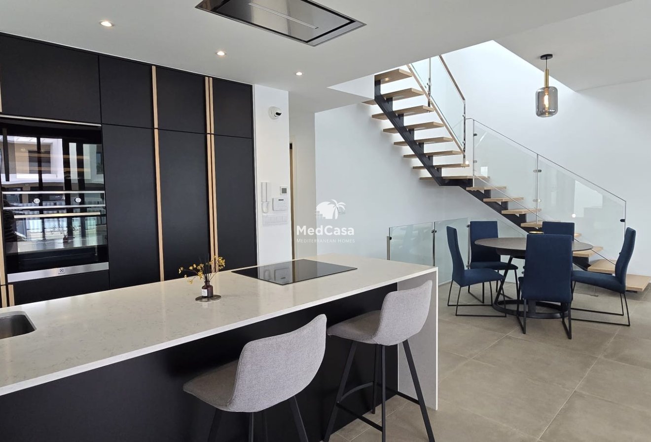 Resale - Semi detached  -
Dolores