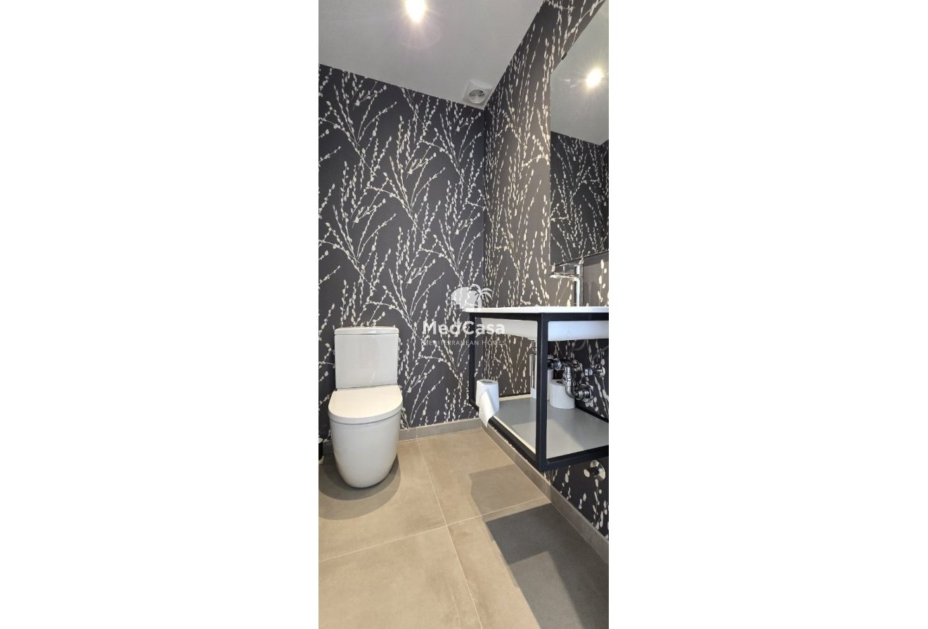 Resale - Semi detached  -
Dolores