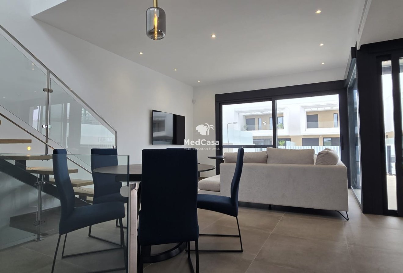 Resale - Semi detached  -
Dolores