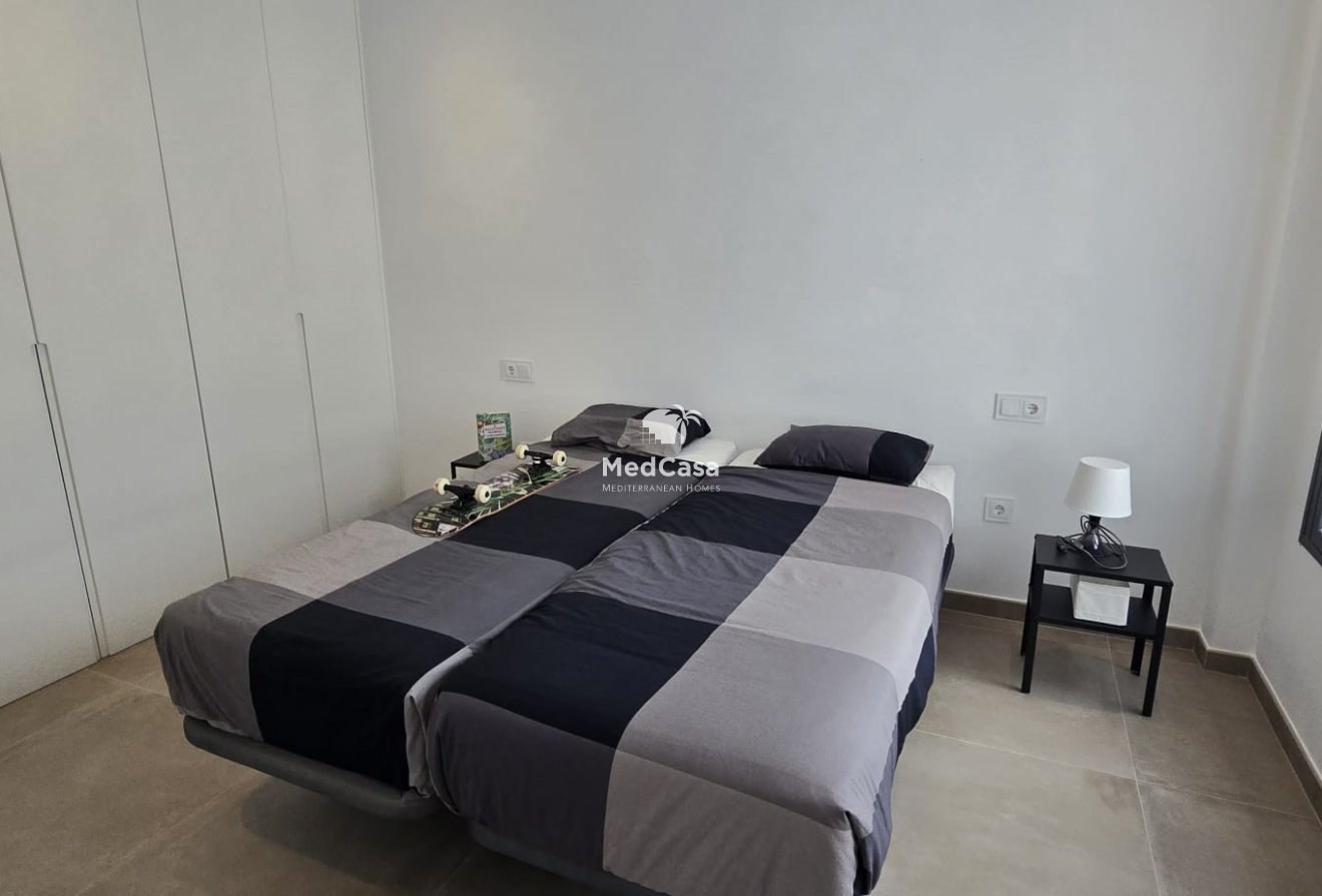 Resale - Semi detached  -
Dolores