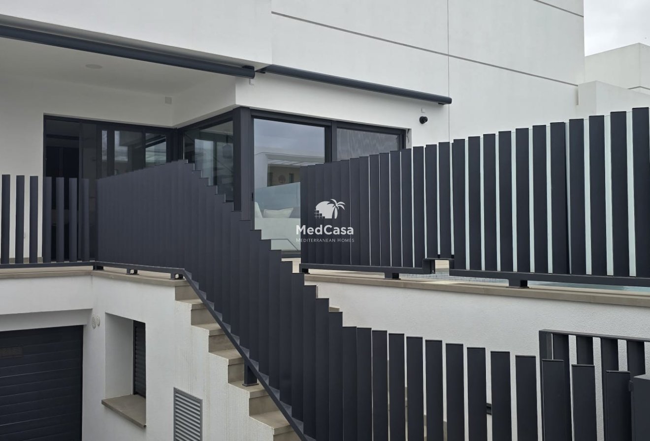 Resale - Semi detached  -
Dolores