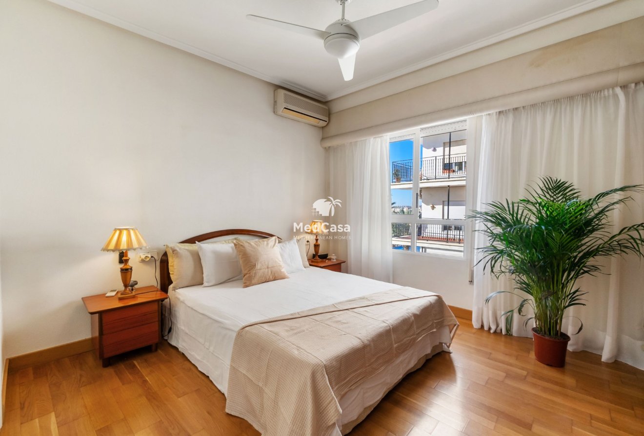 Resale - Apartment -
Torrevieja