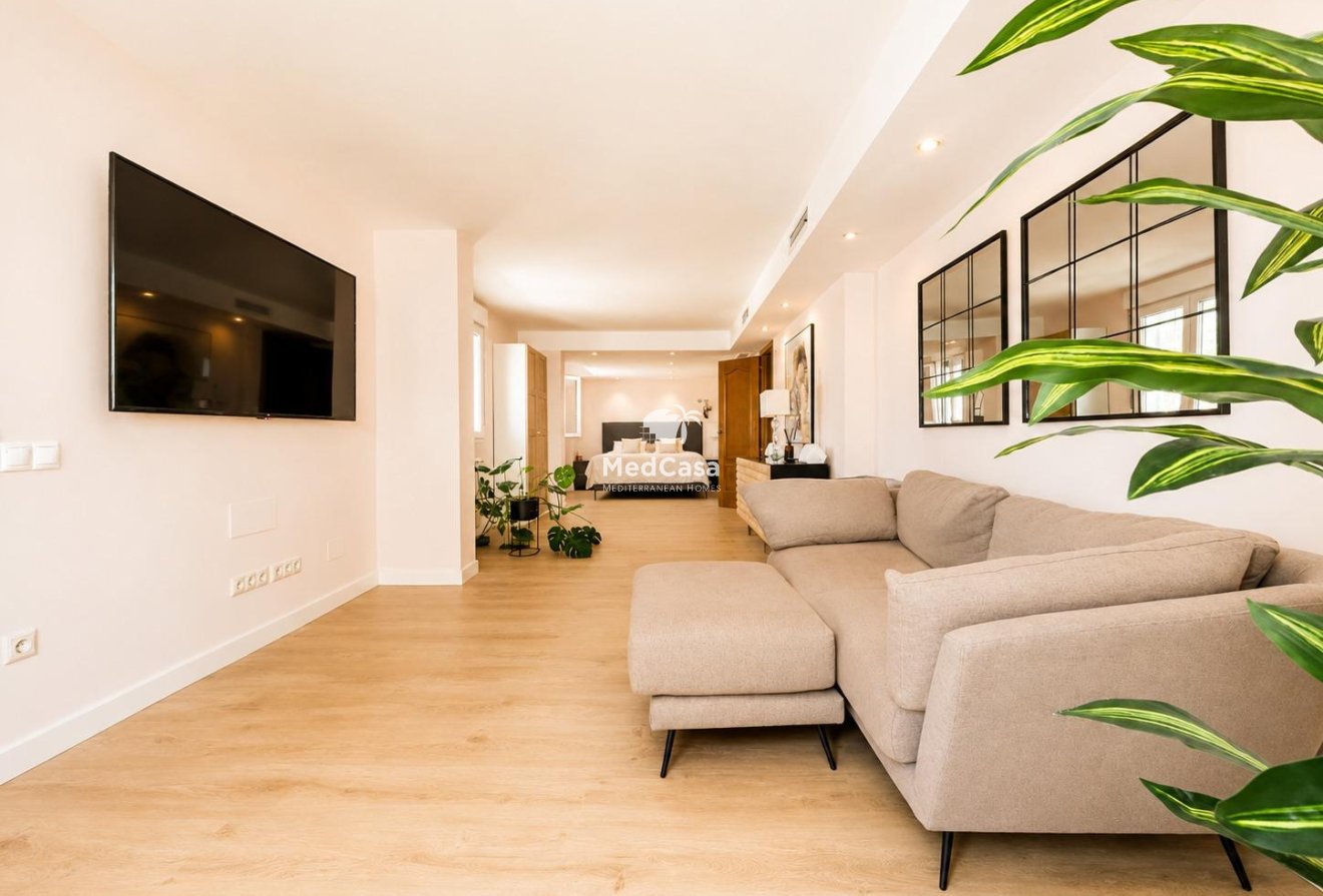 Wiederverkauf - Villa -
Dehesa de campoamor - Campoamor