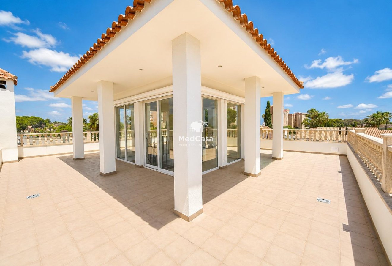 Wiederverkauf - Villa -
Dehesa de campoamor - Campoamor