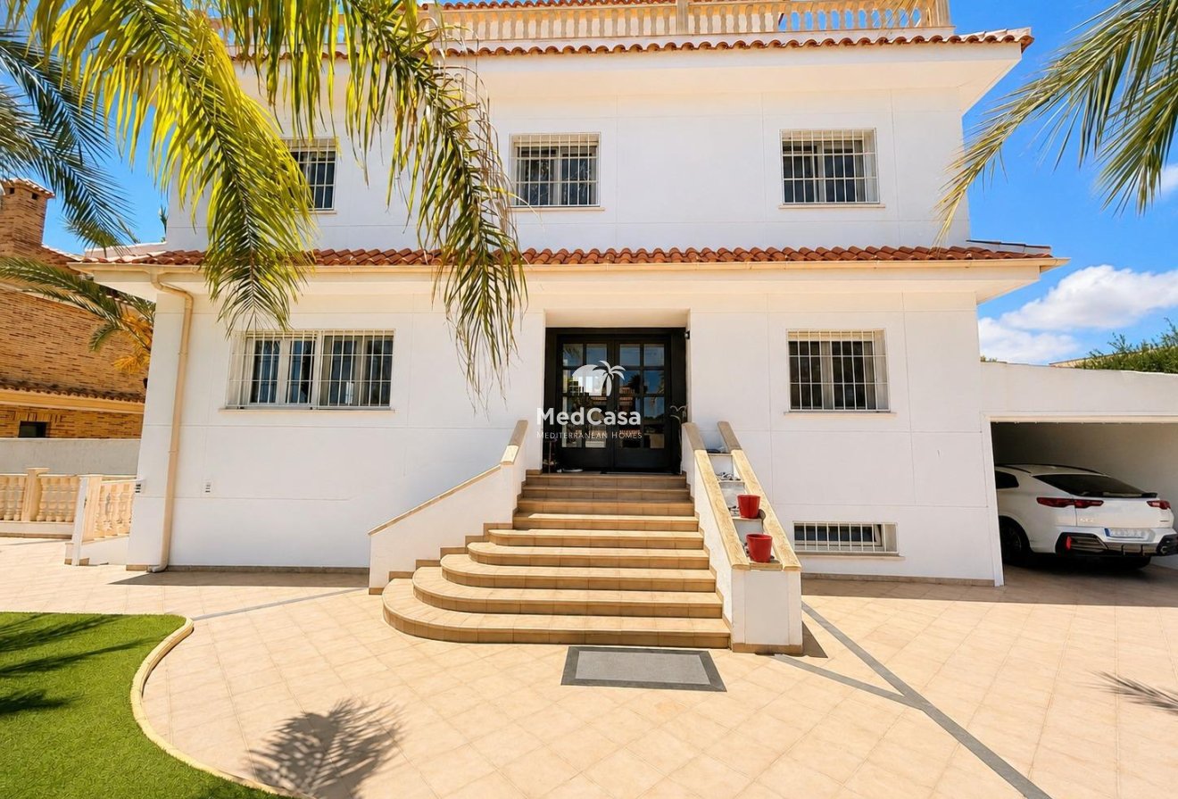 Wiederverkauf - Villa -
Dehesa de campoamor - Campoamor