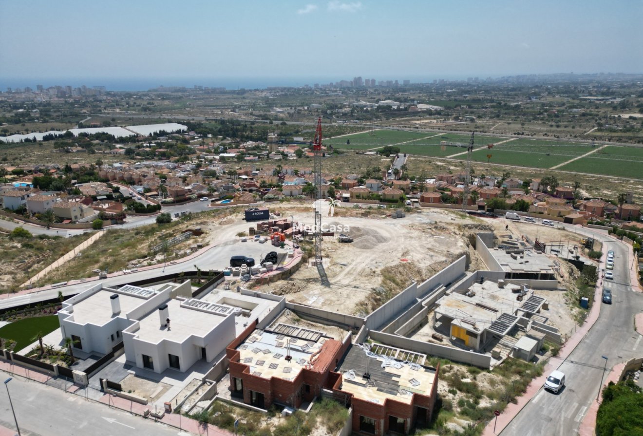 Obra nueva - Villa -
Muchamiel