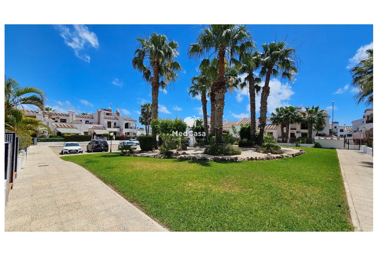 Wiederverkauf - Reihenhaus -
Orihuela Costa - Villamartín