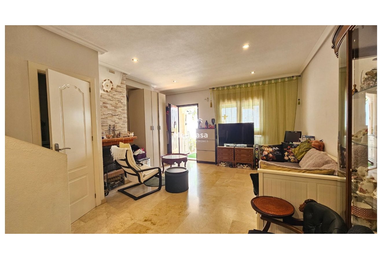 Wiederverkauf - Reihenhaus -
Orihuela Costa - Villamartín