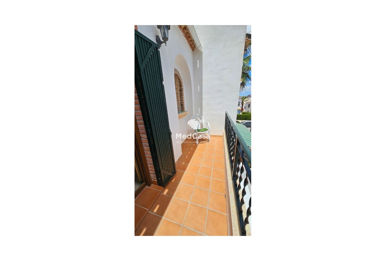 Wiederverkauf - Reihenhaus -
Orihuela Costa - Villamartín