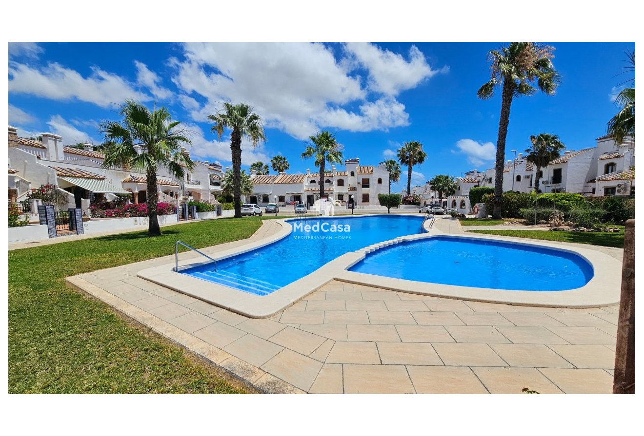 Wiederverkauf - Reihenhaus -
Orihuela Costa - Villamartín