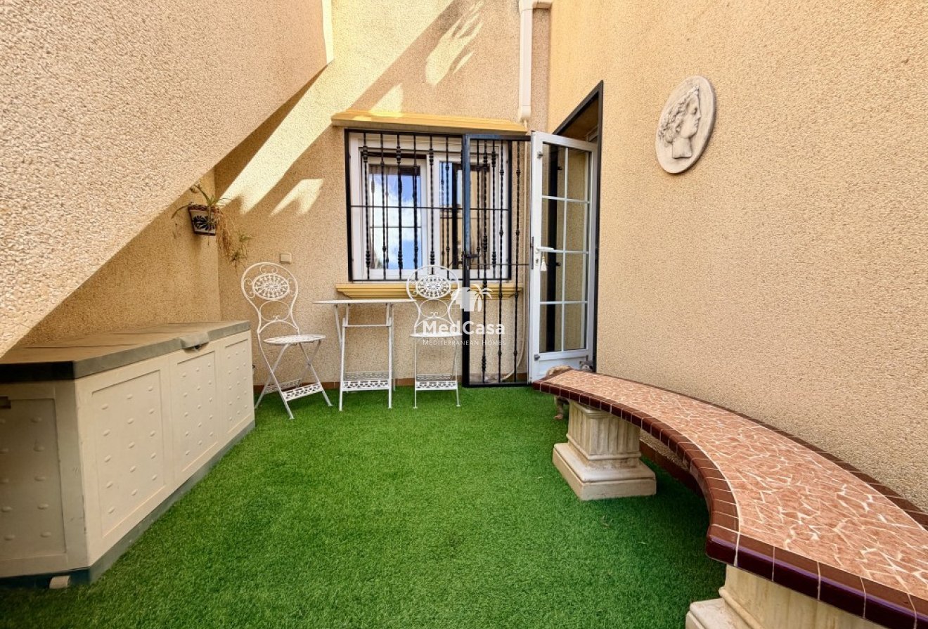 Wiederverkauf - Reihenhaus -
Orihuela Costa - Villamartín