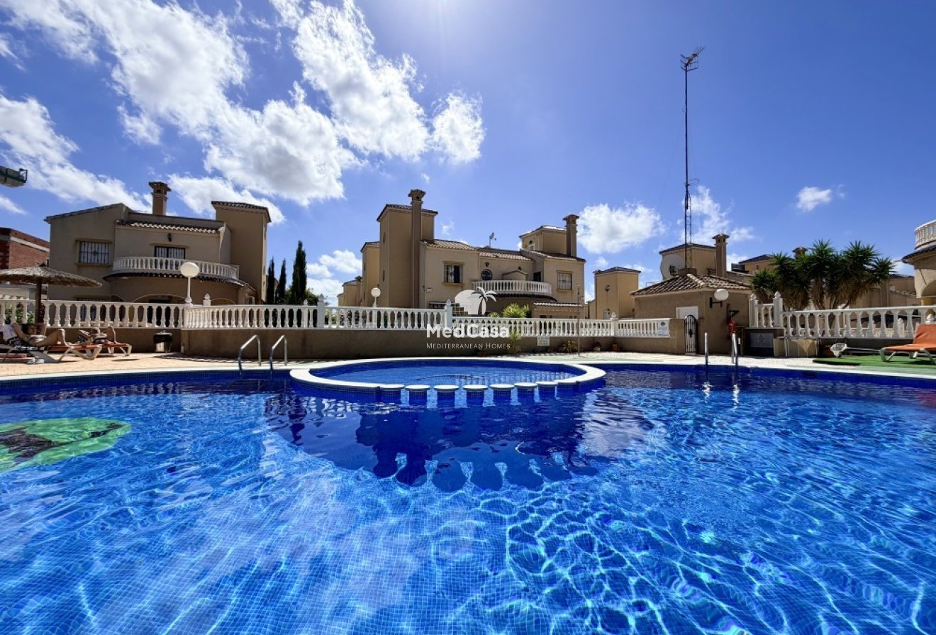 Wiederverkauf - Reihenhaus -
Orihuela Costa - Villamartín