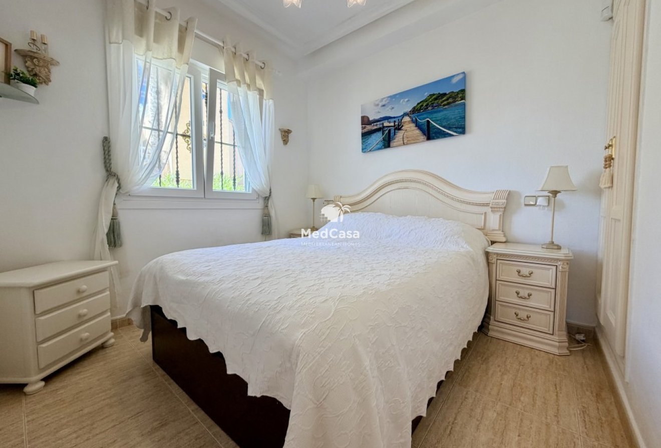 Wiederverkauf - Reihenhaus -
Orihuela Costa - Villamartín