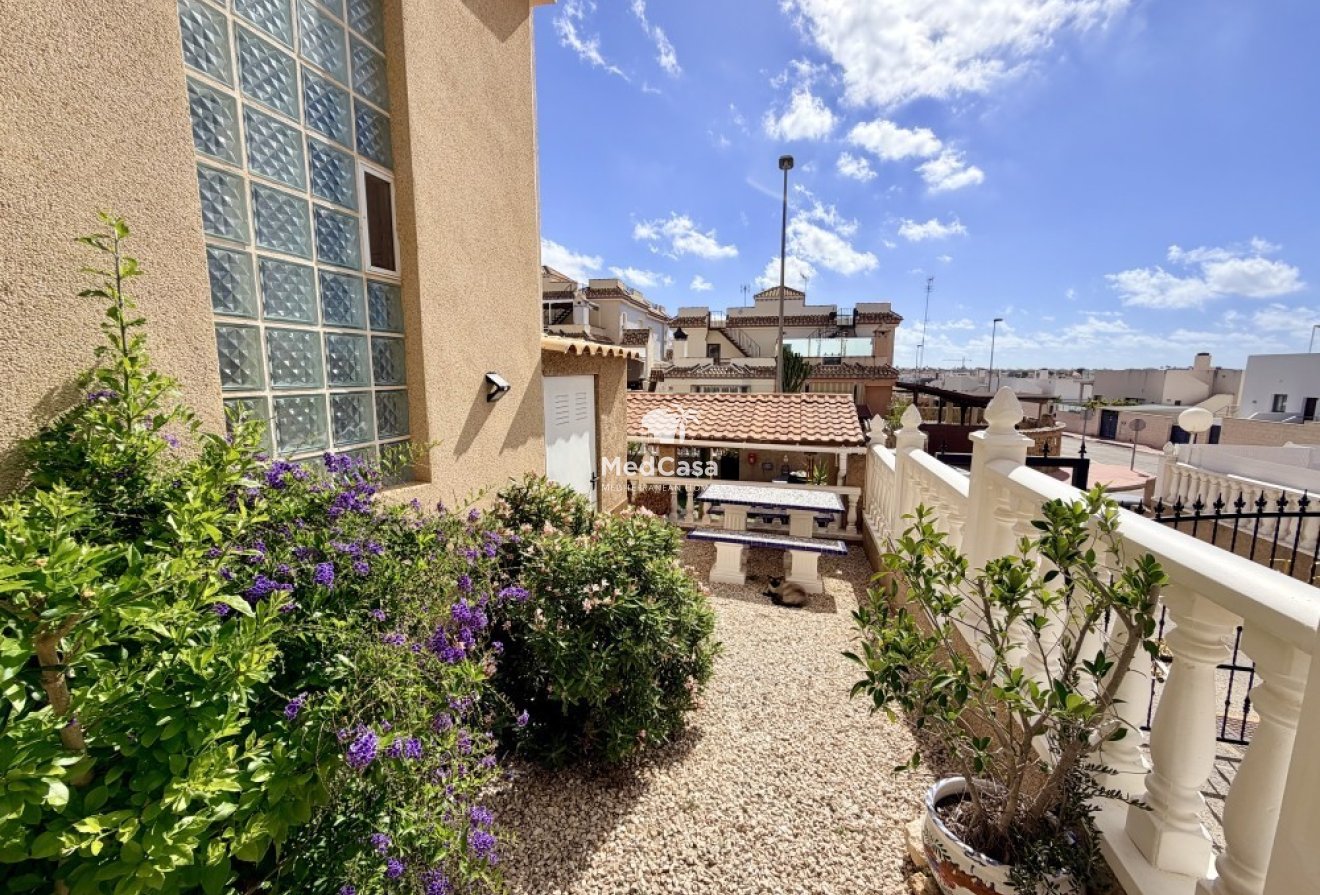 Wiederverkauf - Reihenhaus -
Orihuela Costa - Villamartín