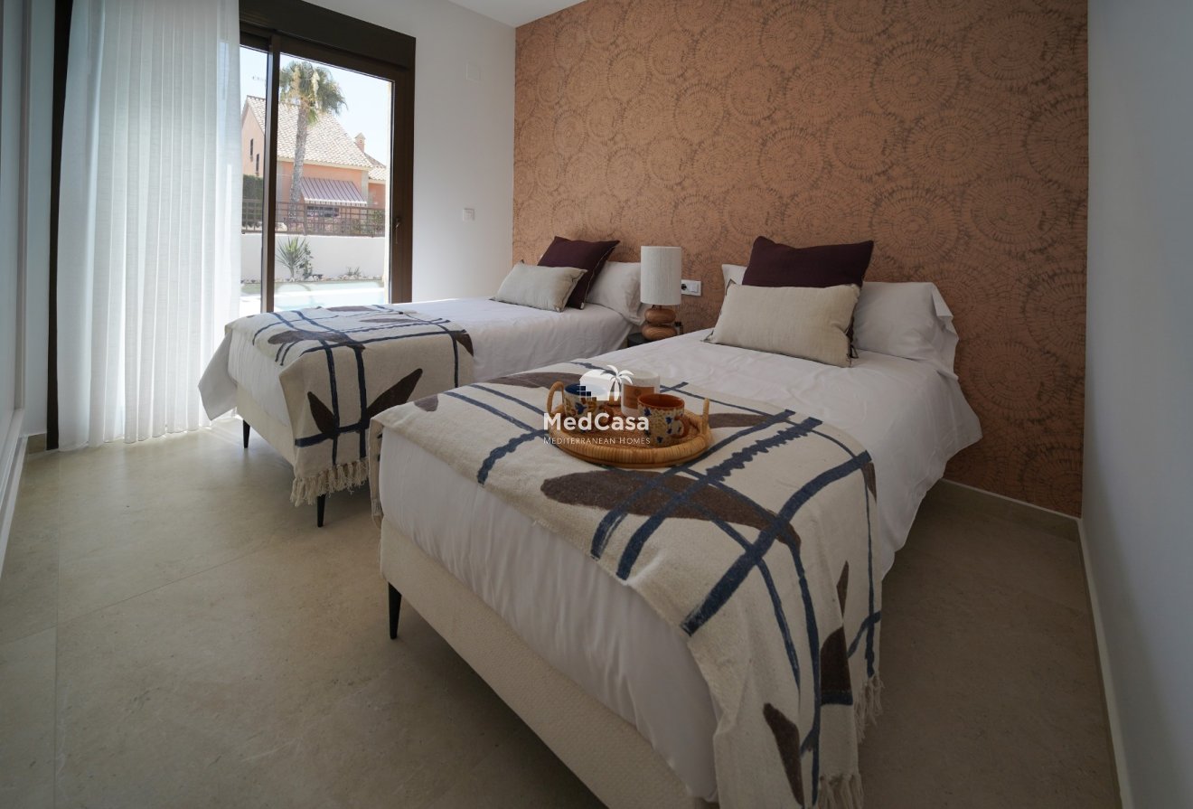 Obra nueva - Villa -
Golf La Finca