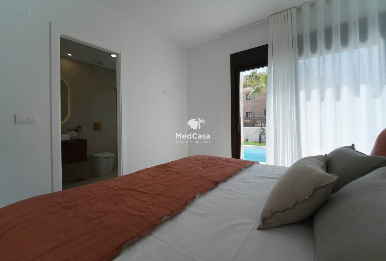 Obra nueva - Villa -
Golf La Finca