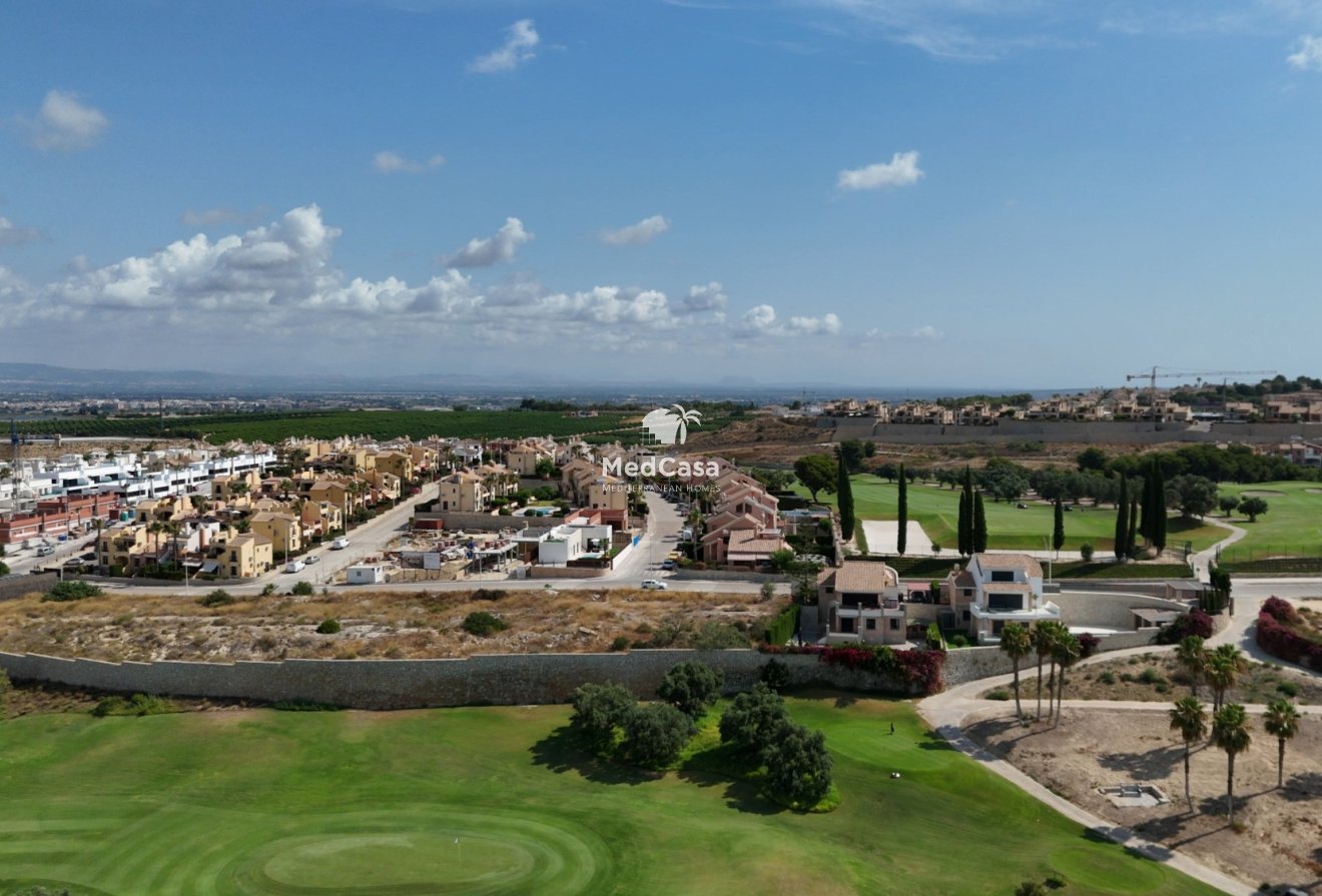 Obra nueva - Villa -
Golf La Finca