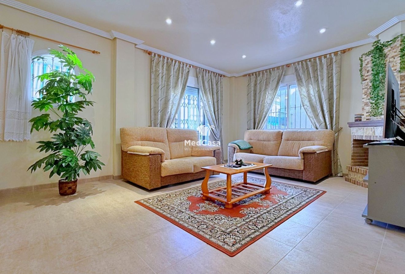 Segunda mano - Villa -
Orihuela Costa