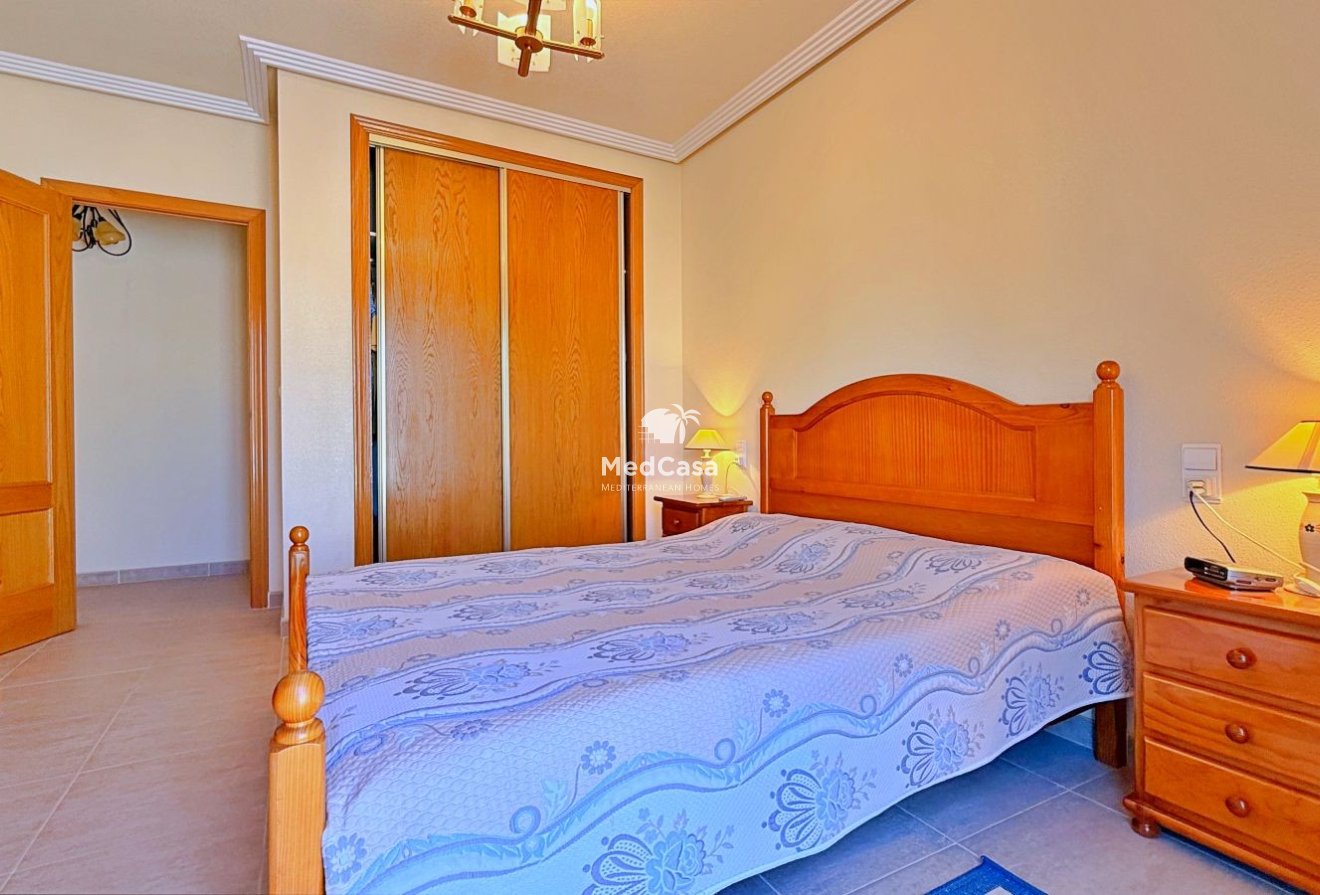 Segunda mano - Villa -
Orihuela Costa