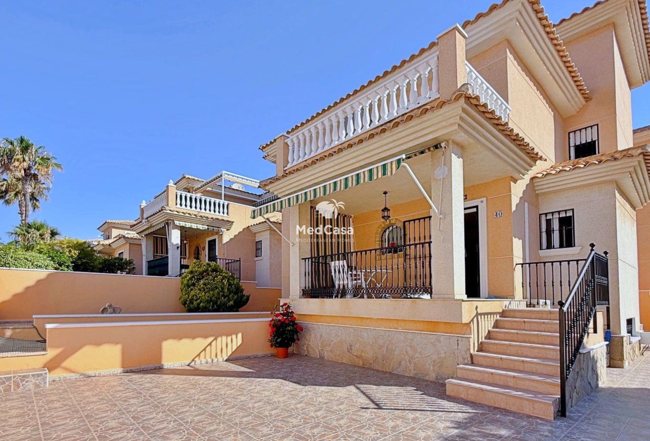 Segunda mano - Villa -
Orihuela Costa