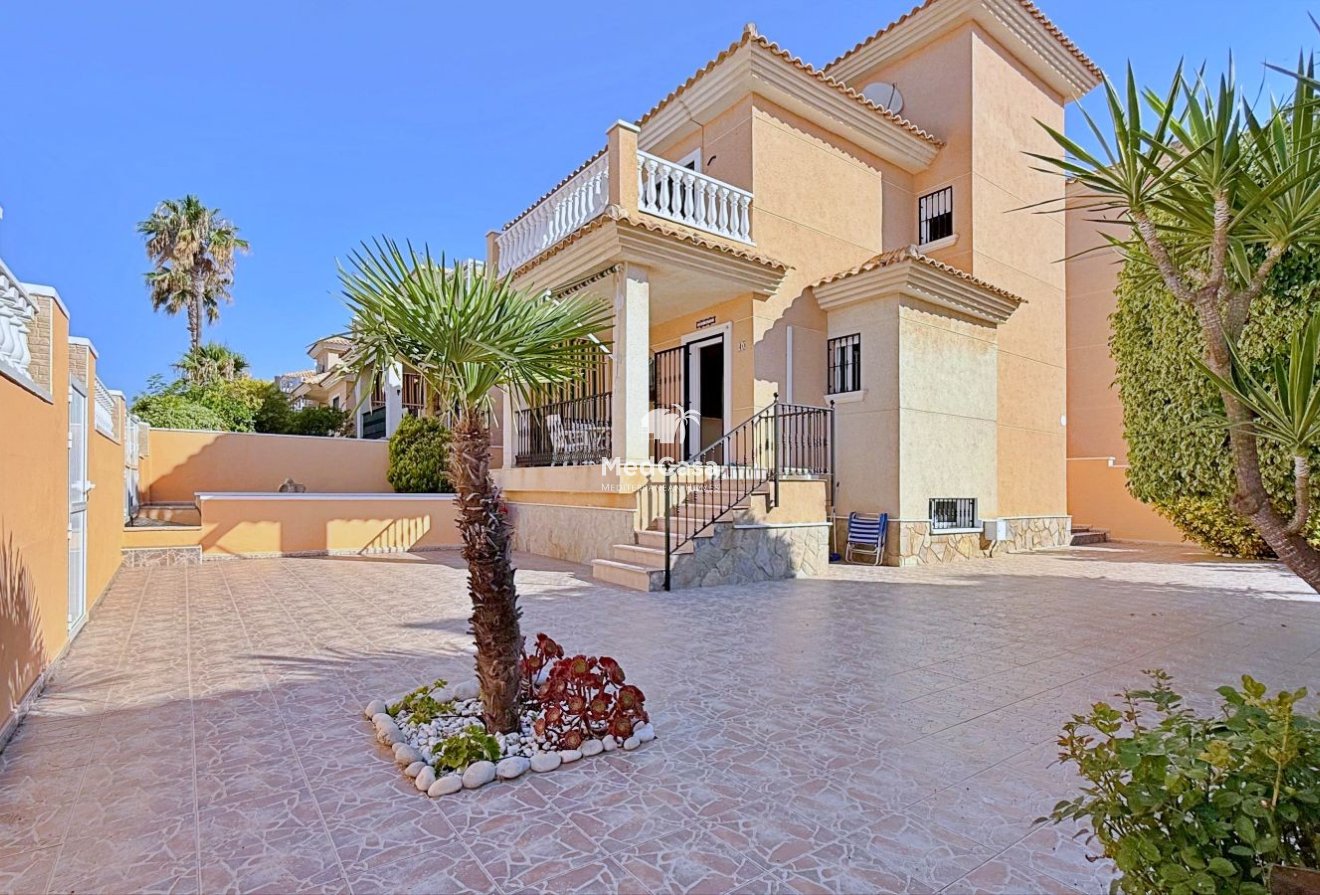 Segunda mano - Villa -
Orihuela Costa