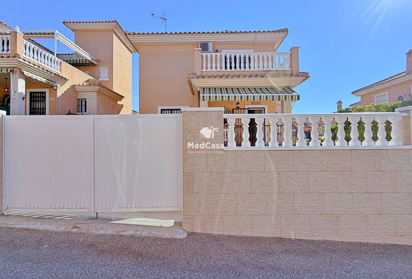 Segunda mano - Villa -
Orihuela Costa