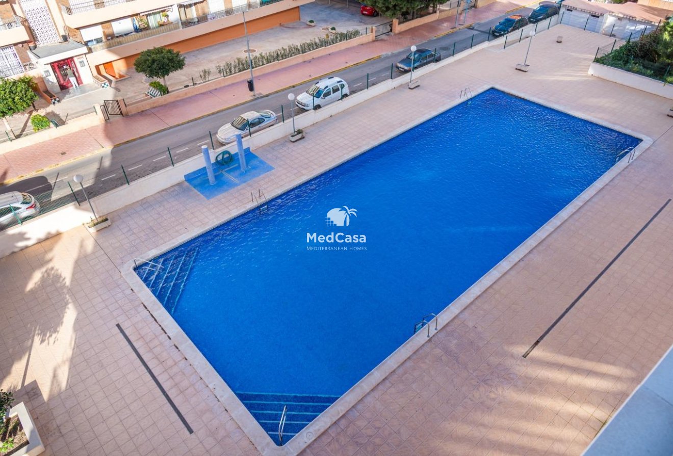 Wiederverkauf - Apartment -
Torrevieja - Punta prima