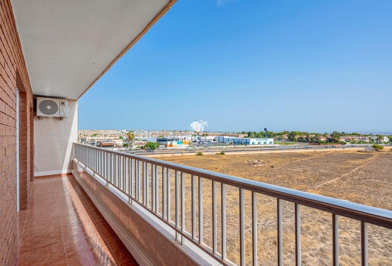 Wiederverkauf - Apartment -
Torrevieja - Punta prima
