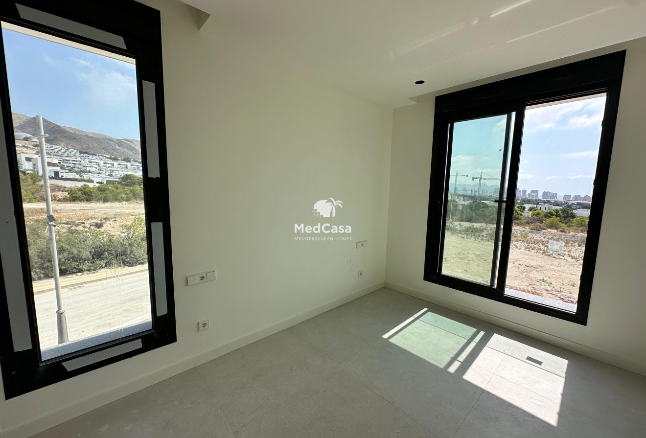 Obra nueva - Villa -
Finestrat
