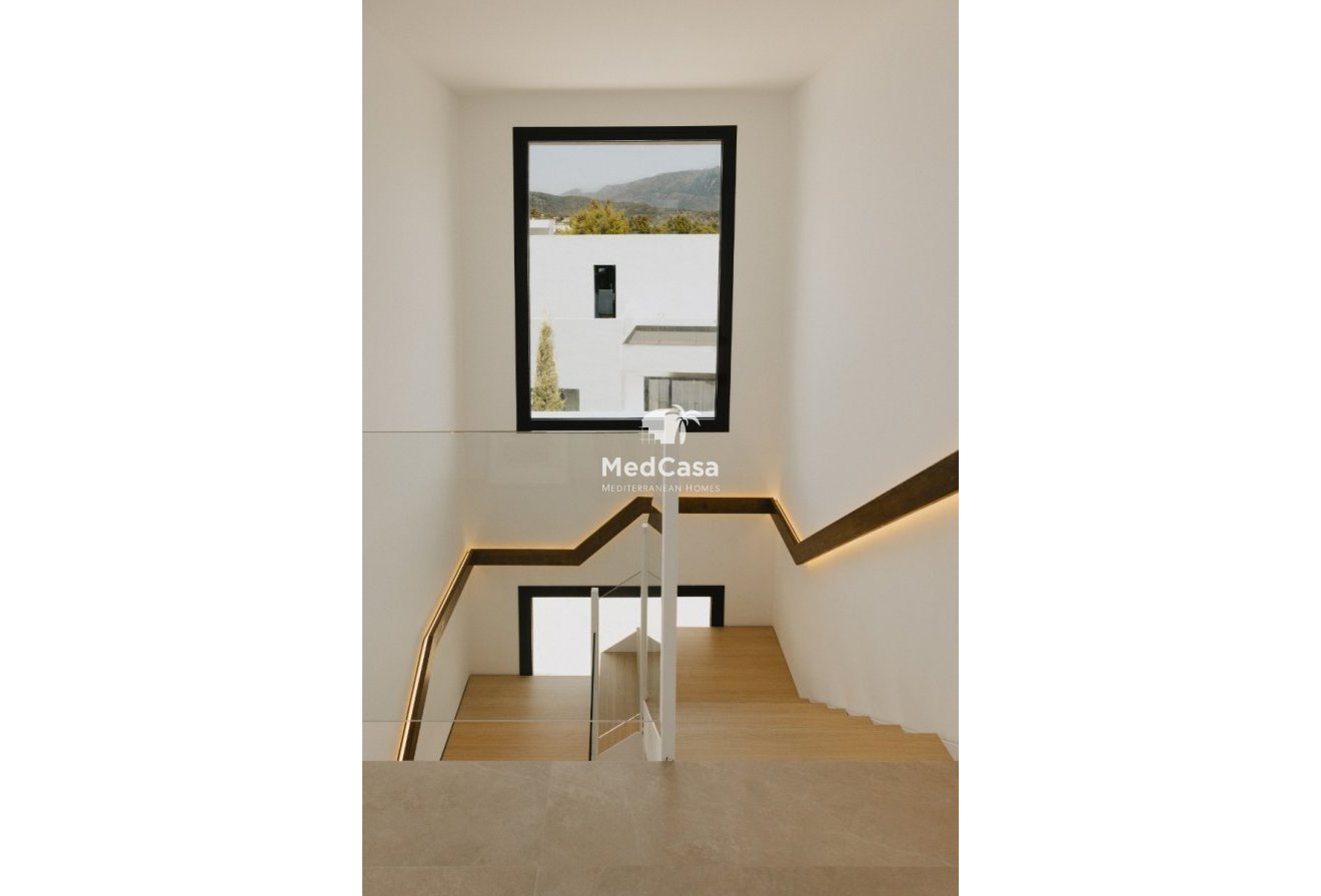 Obra nueva - Villa -
Polop de La Marina
