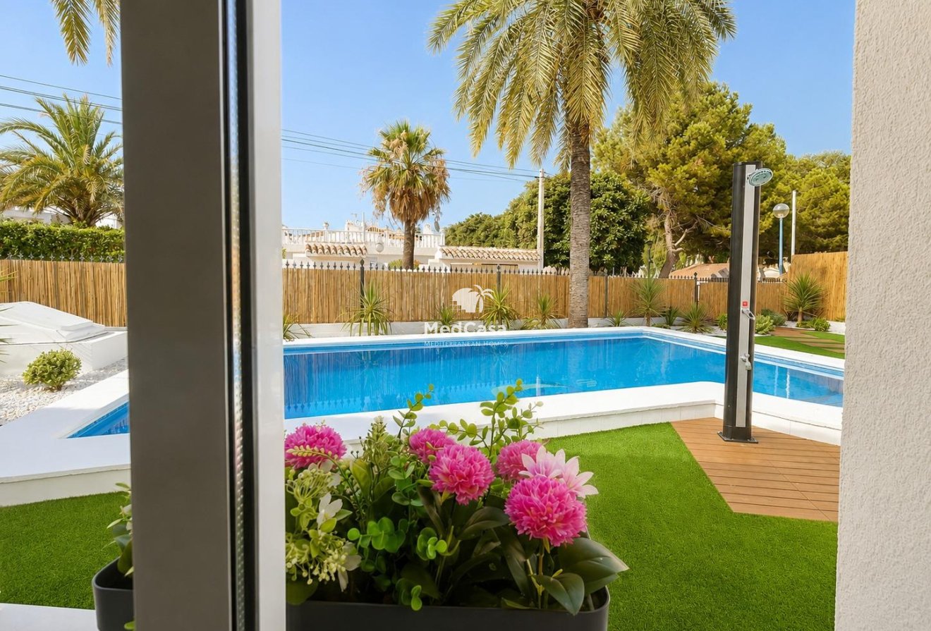 Wiederverkauf - Semi -
Orihuela Costa - Punta Prima
