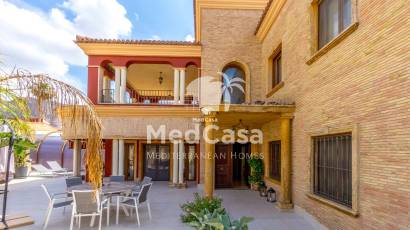 Resale - Villa -
La Aparecida - Orihuela