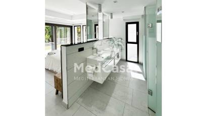 Resale - Villa -
Jávea - Cansalades