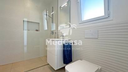 Resale - Villa -
Moraira - Benimeit