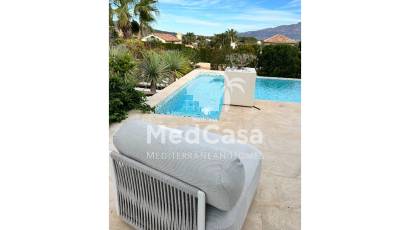 Resale - Villa -
Jávea - Cansalades