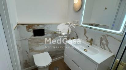 Wiederverkauf - Apartment -
Torrevieja - Punta prima