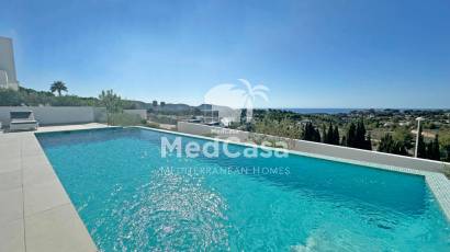 Resale - Villa -
Moraira - Benimeit