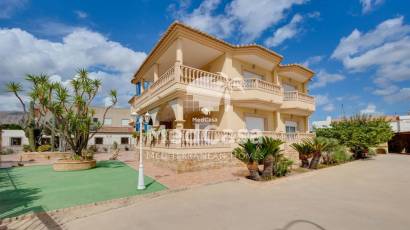 Resale - Villa -
Orihuela Costa - Hurchillo