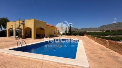 Wiederverkauf - Villa -
Albatera - Albatera - Country
