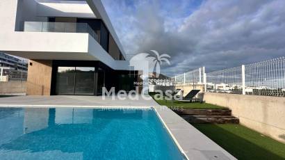 Obra nueva - Villa -
Finestrat