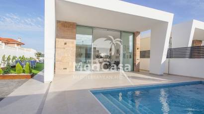 Obra nueva - Villa -
Los Balcones (Torrevieja)