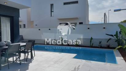 Obra nueva - Villa -
Golf Roda Golf
