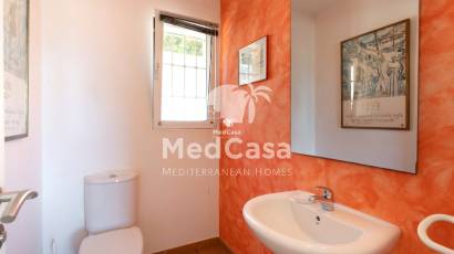 Resale - Villa -
Moraira - Benimeit
