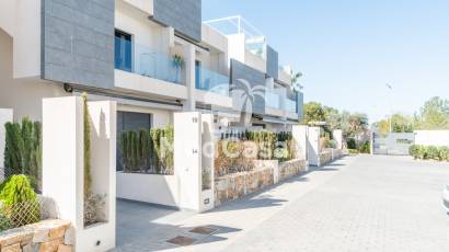 Neubau - Erdgeschosswohnung -
Los Balcones (Torrevieja)